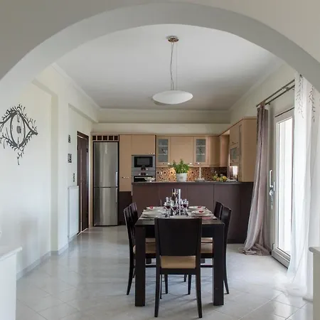 Port View House * Parasporos