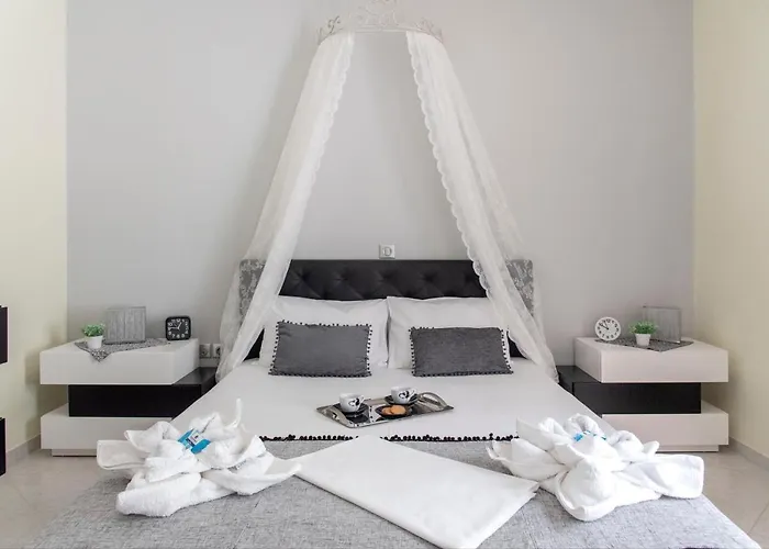 Port View House * Parasporos